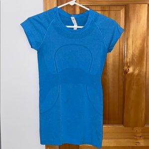 blue lululemon t-shirt